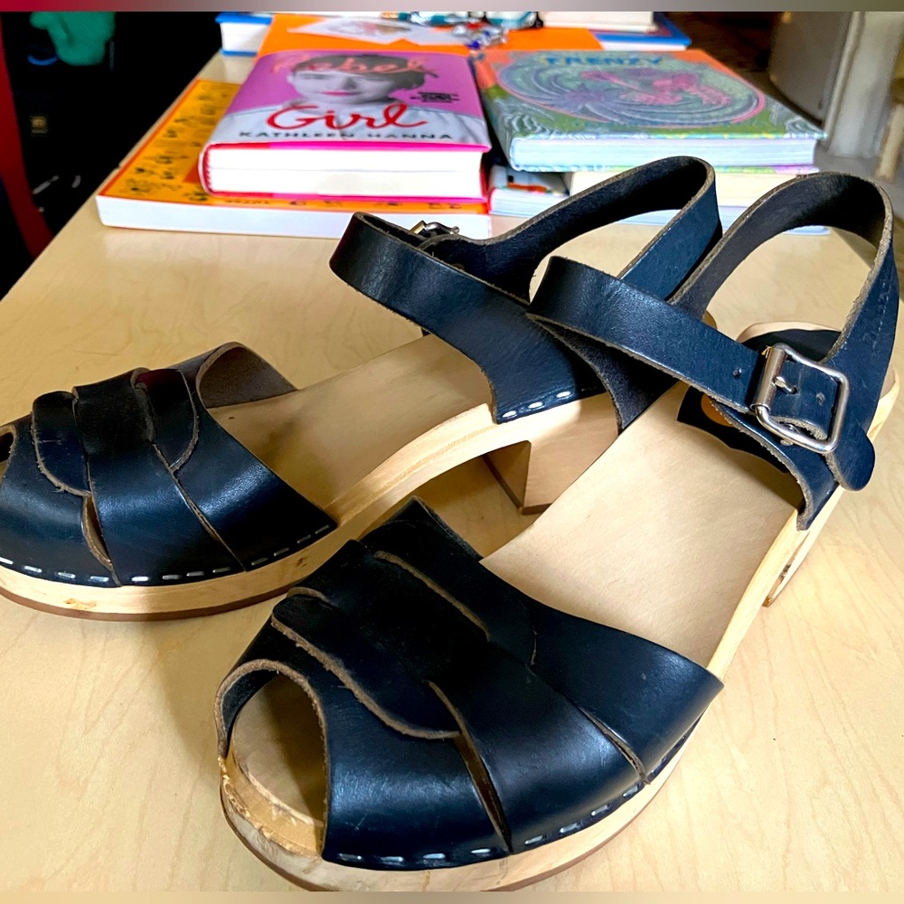 Blue Swedish Hasbeen Peep-toe Clogs with ankle strap size 38 (7.5 - 8 US)